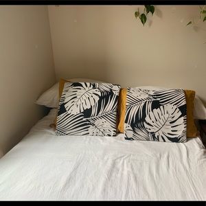 18x18 Accent Pillow Set